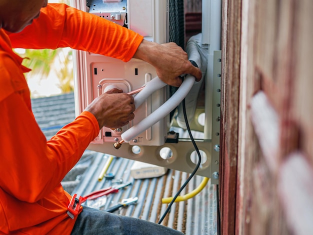 Instalacja klimatyzatora przenośnego w prosty sposób